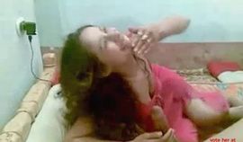 مصرية شرموطة تمص و تتناك في طيزها